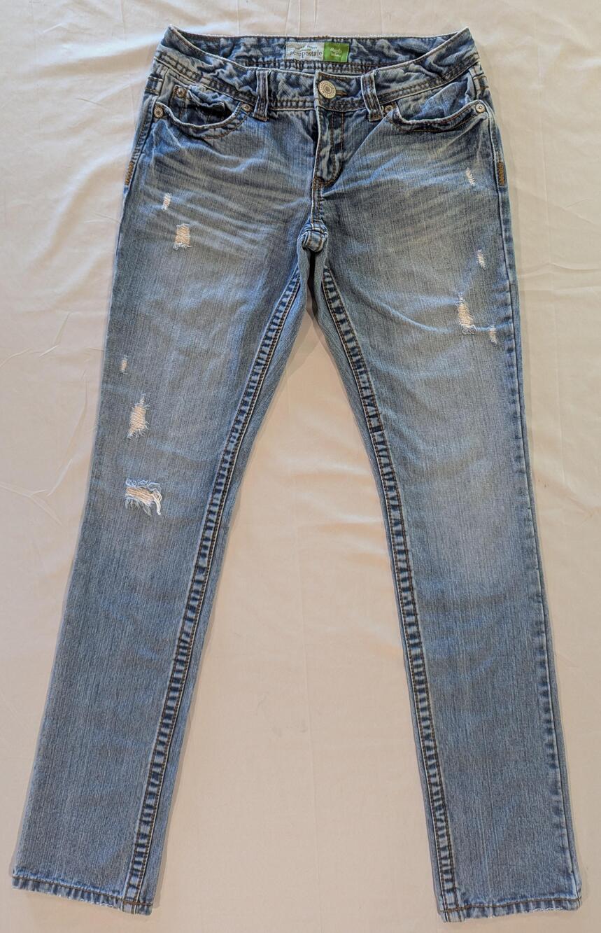 Aeropostale Jeans Juniors 3/4 Blue Light Wash Low Rise Bayla Skinny Denim